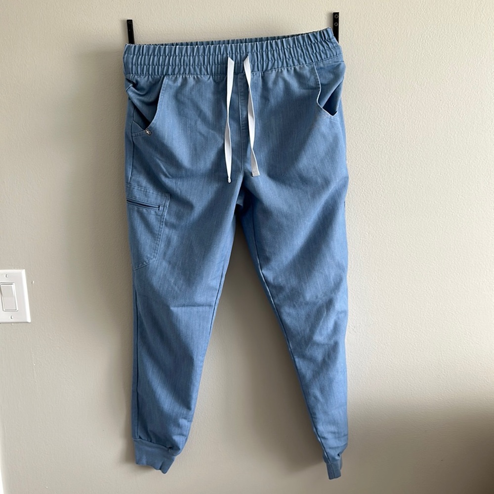 Women’s FIGS joggers